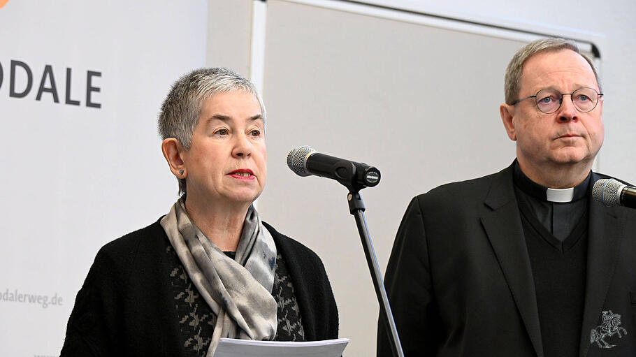 Irme Stetter-Karp und Bischof Georg Bätzing beim Auftakt der Sitzung des Synodalen Ausschusse