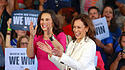 Gouverneurin Gretchen Whitmer und US-Vizepräsidentin Kamala Harris