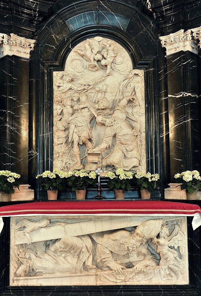 Altar auf dem Grab des Heiligen Bonifatius Reliefbilder von Johann Neudecker Bonifatiusgruft Fuld