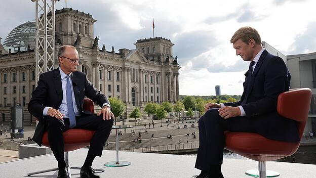 Bundeskanzler Friedrich Merz, Markus Preiß, Leiter des ARD- Hauptstadtstudios, Deutschland, Berlin, ARD-Sommerinterview