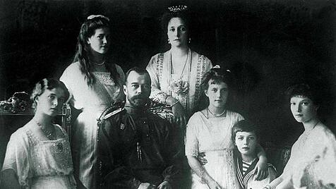 Zar Nikolaus II. mit Familie