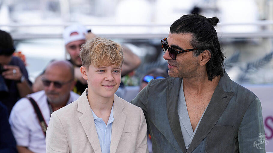 HauptdarstellerJasper Ole Billerbeck mit Fatih Akin.