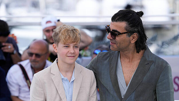 HauptdarstellerJasper Ole Billerbeck mit Fatih Akin.