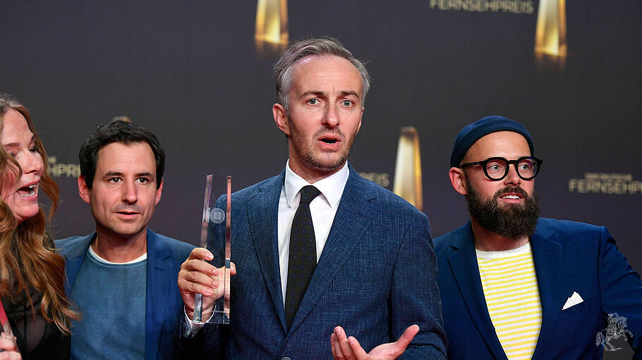 Jan Böhmermann und Team bei der Verleihung des Deutschen Fernsehpreises 2024
