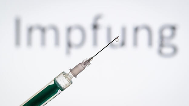 Wirksamkeit einer Impfung gegen SARS-CoV-2-Virus ist umstritten