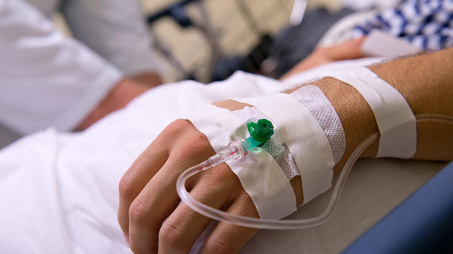 Ein Patient in einer Klinik