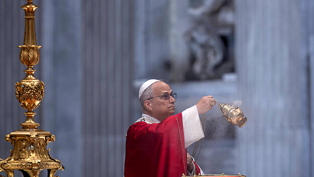 Papst Leo im Petersdom