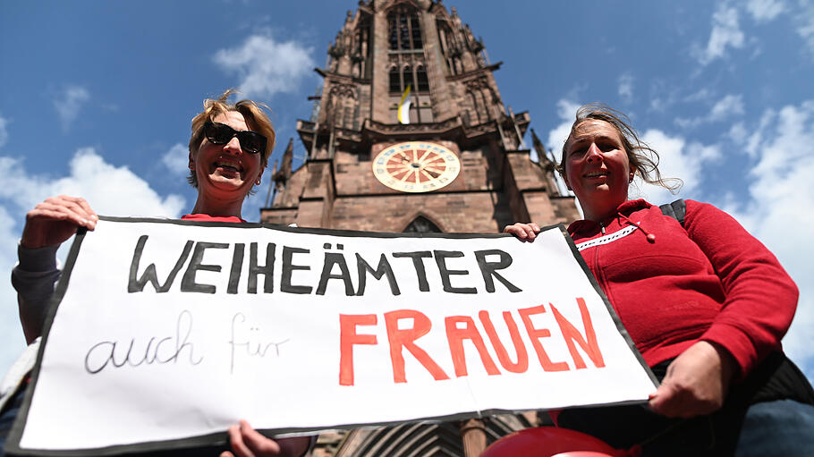 Frauen fordern Geschlechtergerechtigkeit in der Kirche