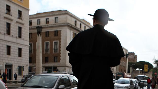 Priester in Rom
