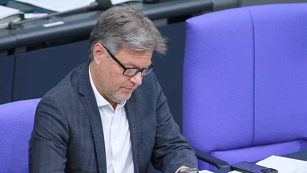Robert Habeck am Handy