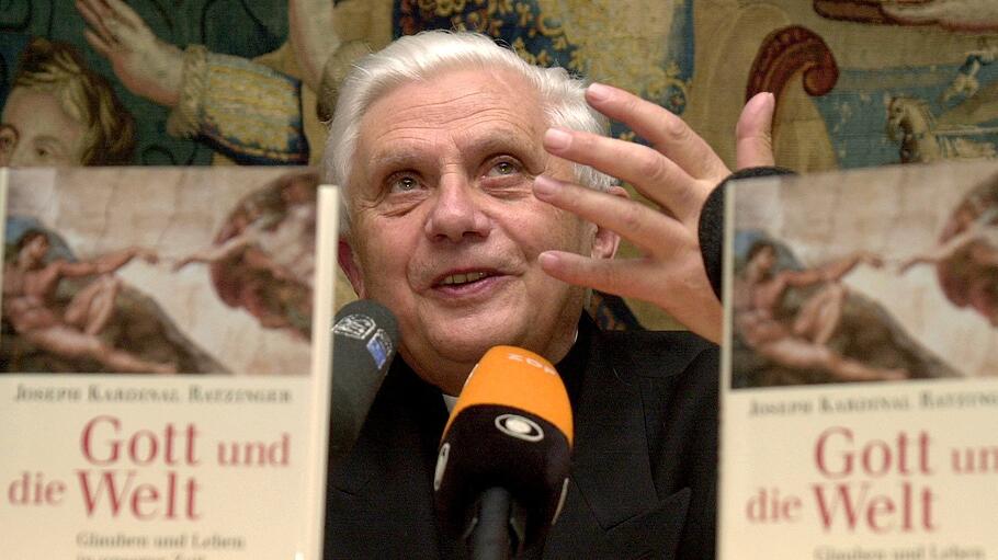 Joseph Ratzinger im Jahr 2000