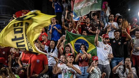Anhänger des Wahlsiegers Luiz Inacio Lula da Silva