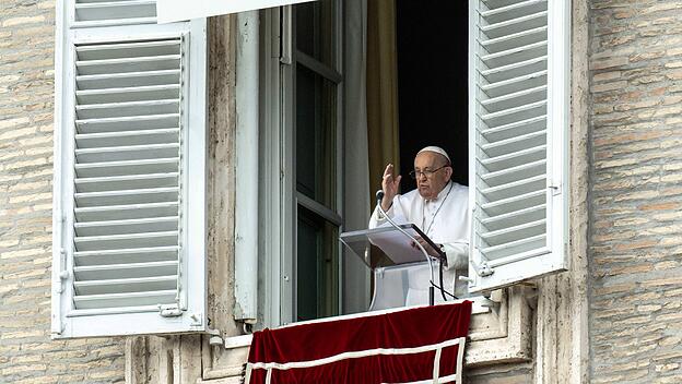 Papst Franziskus beim Angelusgebet