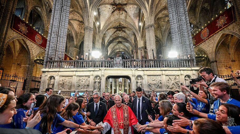 Papst Leo XIV. in der Kathedrale von Barcelona