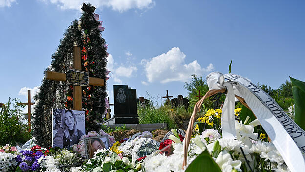 Das Grab der Ärztin Svitlana Lukianchyk in Lemberg