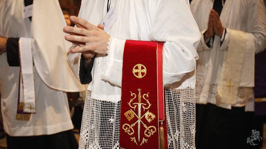 Chartres Priester