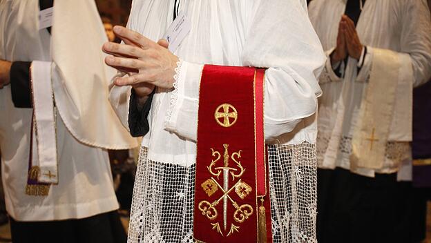 Chartres Priester