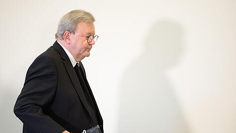 Bischof Bode hat auch bei seinem Rücktritt mit Schweigen und Taktieren agiert