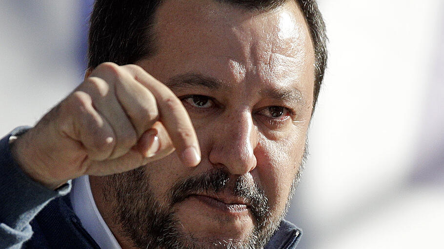 Matteo Salvini spaltet italienische Katholiken