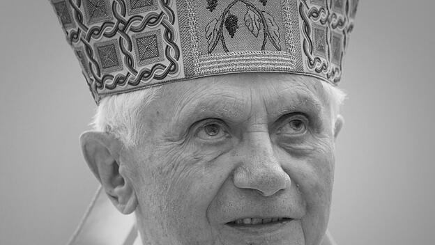 Emeritierte Papst Benedikt XVI. : "Steht fest im Glauben! Lasst euch nicht verwirren!"