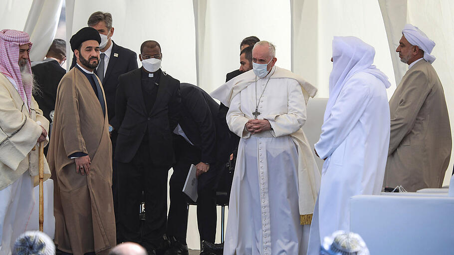 Papst Franziskus bei der Ausgrabungsstätte von Ur