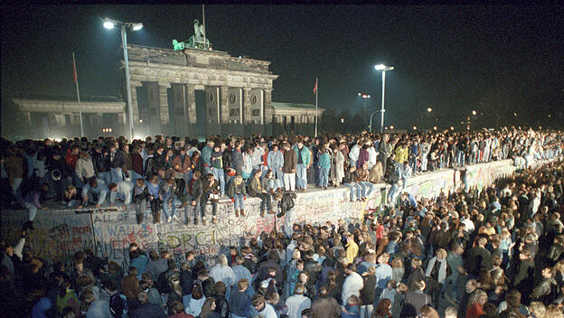 Brandenburger Tor in der Nacht vom 9. auf den 10.11.1989