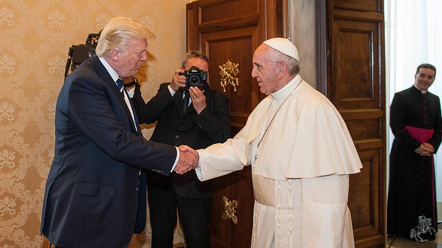 Trump trifft Franziskus 2017 im Vatikan