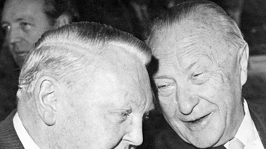 Konrad Adenauer (rechts) und Ludwig Erhard