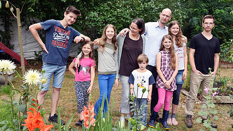 Familie mit sieben Kindern