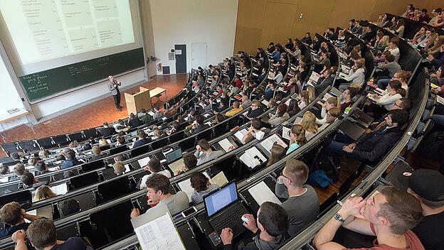 Studenten europaweit für die Prinzipien der Sozialen Marktwirtschaft begeistern