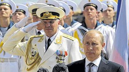 Wladimir Putin im Juli 2013 bei einem Besuch im ukrainischen Sewastopol auf der Halbinsel Krim