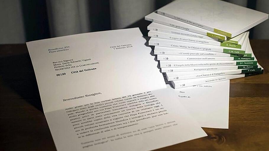 Manipuliertes Foto zu Brief von Benedikt XVI.
