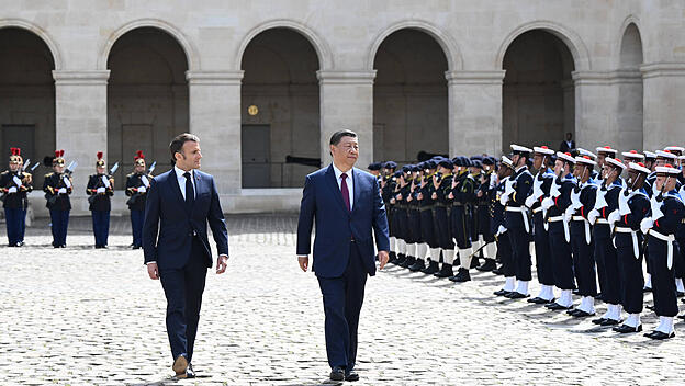 Chinas Machthaber Xi besucht Frankreichs Pr&auml;sidenten Macron