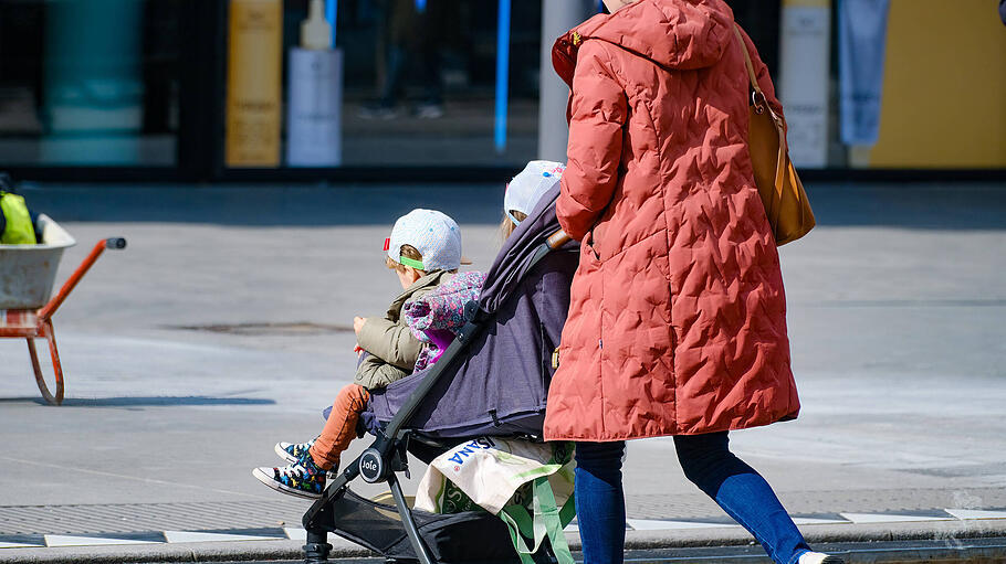 Debatte um Elterngeld