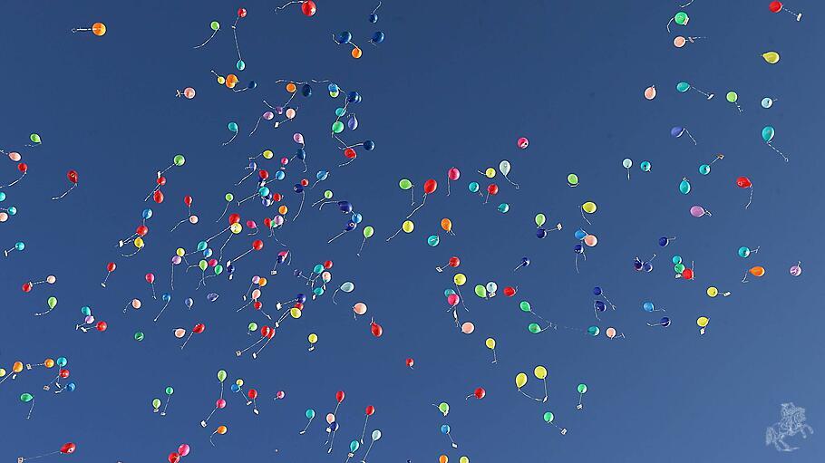 Himmel mit Luftballons