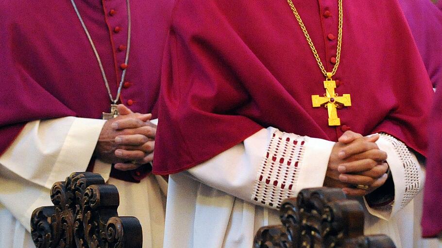 Missbrauch in der katholischen Kirche: Debatte um Zölibat