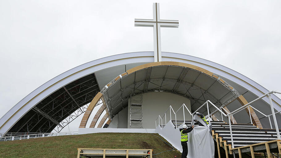 Vor dem Besuch von Papst Franziskus in Irland
