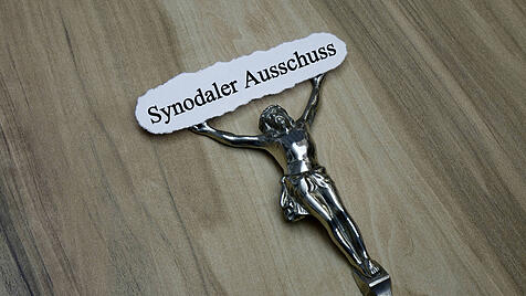 Jesusfigur und Synodaler Ausschuss