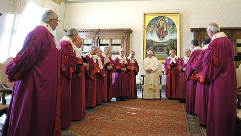 Papst Benedikt XVI. empfängt Richter der Rota Romana