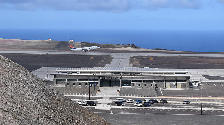 Neuer Flughafen auf Napoleons Verbannungsinsel St. Helena