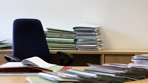 Akten auf einem Schreibtisch