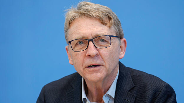 Helmut Frister