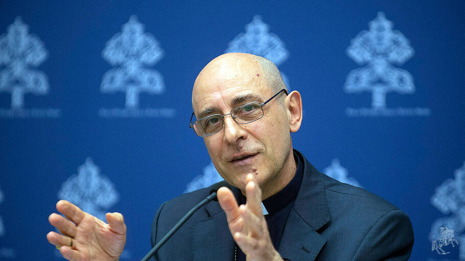 Glaubenspräfekt und Richtlinien für die Unterscheidung von Erscheinungen