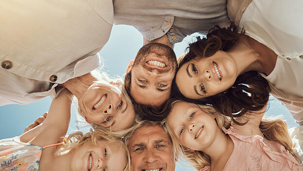 Fröhliche Familie