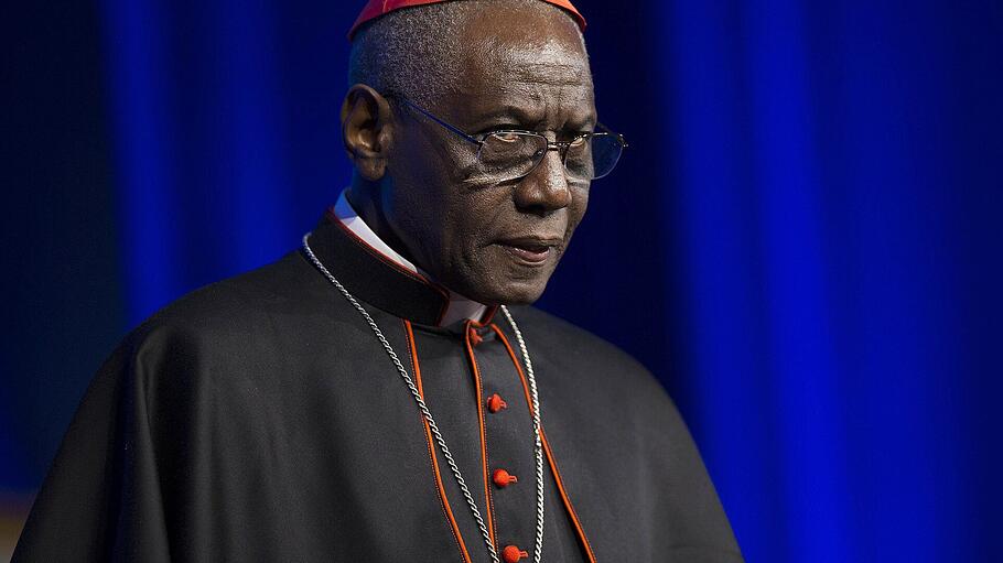 Kardinal Sarah für Zelebration "ad orientem"