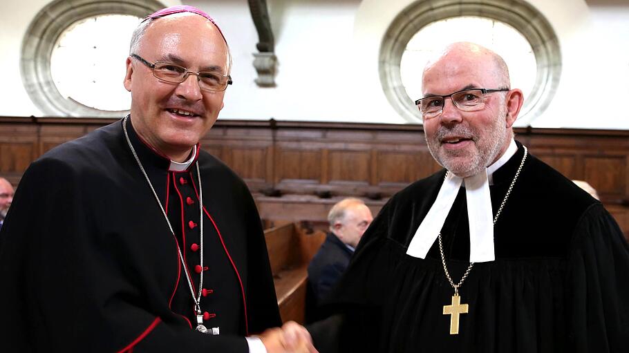 Bischof Rudolf Voderholzer und der evangelische Regionalbischof Hans-Martin Weiss