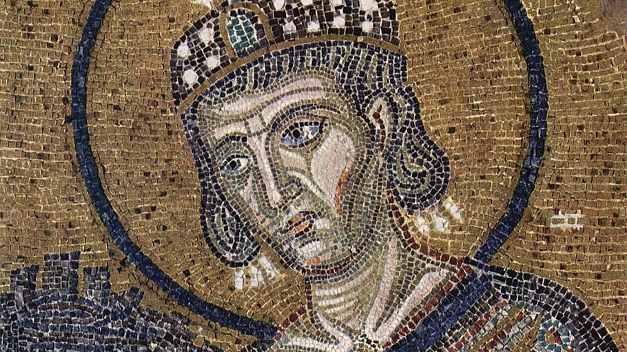 Kaiser Konstantin mit dem Stadtmodell Konstantinopels in der Hagia Sophia.