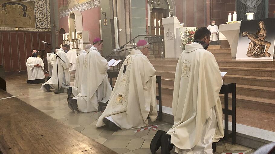 Weihe des Erzbistums an die Heiligsten Herzen Jesu und Mariä