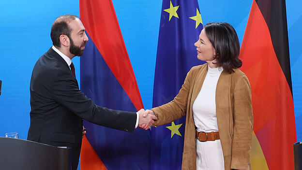 Außenministerin Annalena Baerbock empfängt Ararat Mirsojan