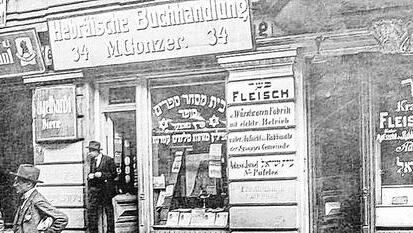 Hebräische Buchhandlung im Berlin der zwanziger Jahre.